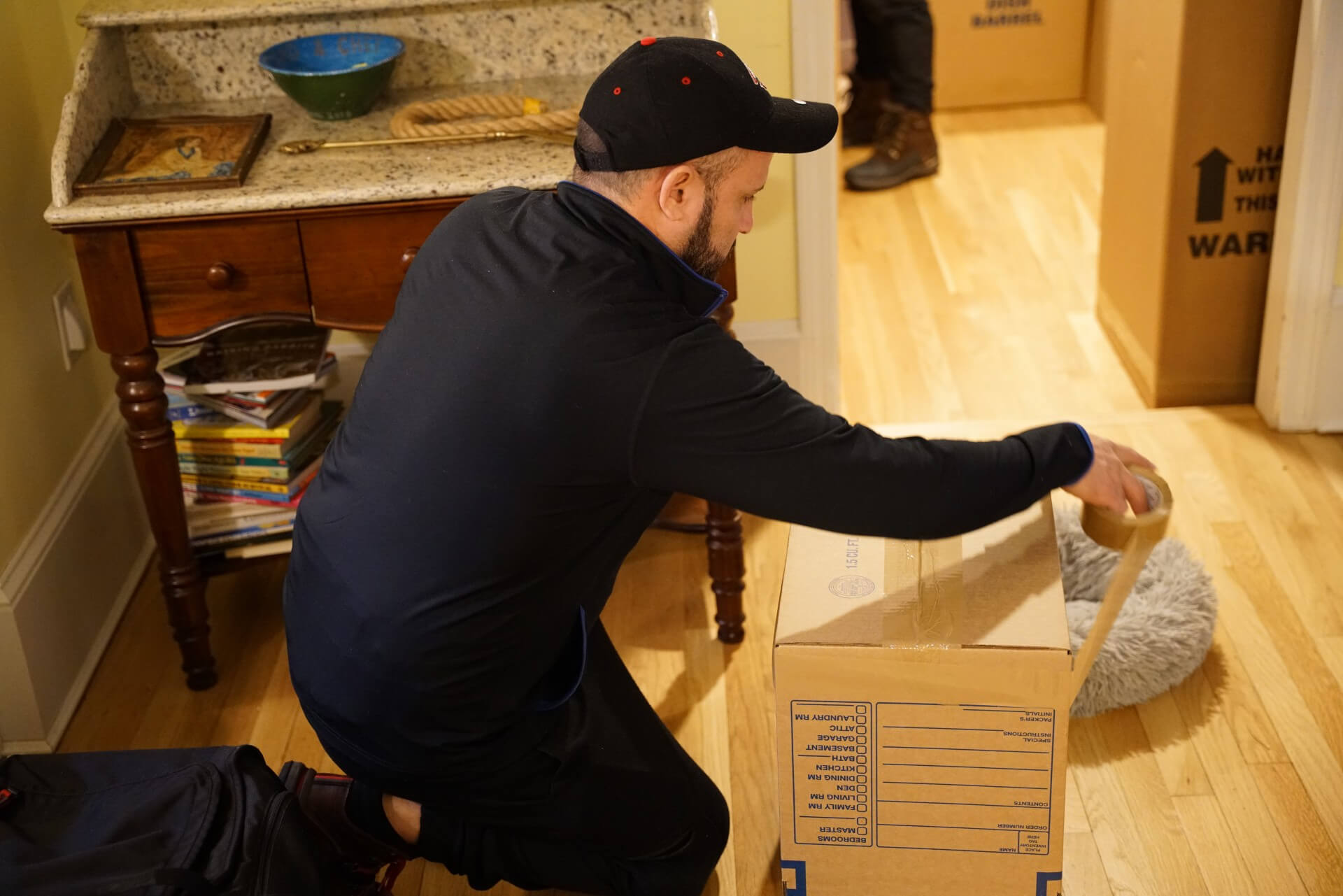Packing and moving in Roxbury Crossing Ma Same Or Next Day Last Minute MOVERS